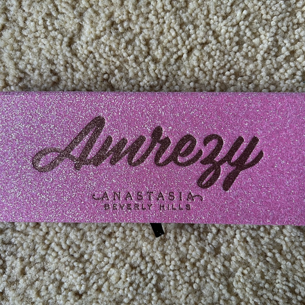 Anastasia Beverly Hills Amrezy Pink Glitter Case